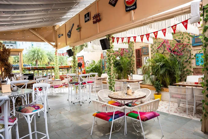 Hippie @ Heart, Mills